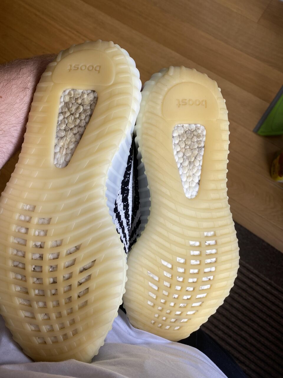 2Md0A45Onch51 How To Clean Yeezy Bottoms