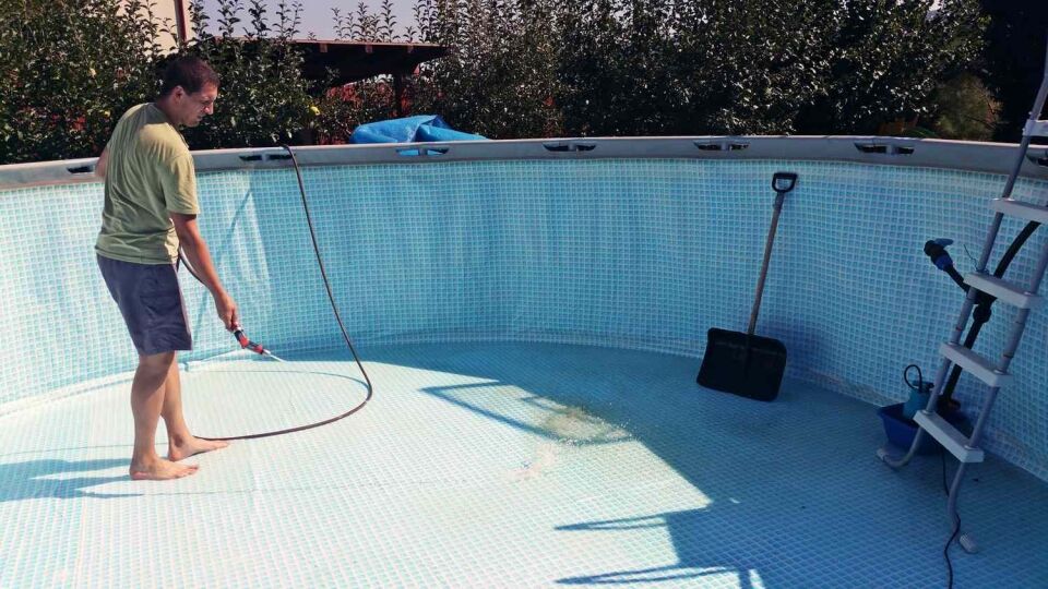 How To Clean An Empty Above-Ground Pool With Algae  