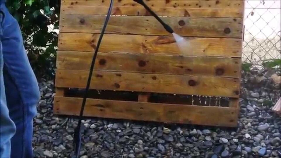 How To Clean Wood Pallets