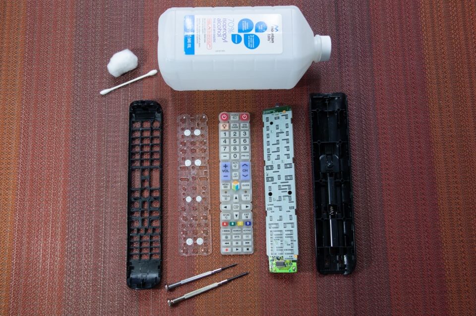 Clean Everything Remote 2048Px 05943 How To Clean A Key Fob